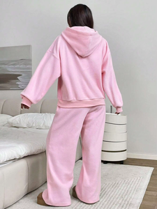 Ensemble de survêtement sportif élégant pour femmes pour la salle de sport, l'entraînement, le jogging, la remise en forme, la course à pied et le style de vie actif en plein air - Product Image 4