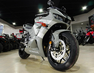 BEST-SELLER 2026 HONDA CBR600RR ABS MOTO SPORTIVE NEUVE HOMOLOGUÉE ROUTIERE + GARANTIE TRANSFERABLE INÉLIMITE DE 1 AN INCLUSE - Product Image 2