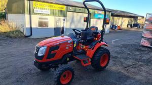 Mejor Oferta: Mini Tractor Kioti CS2510 4WD con Tracción Hidrostática y Plataforma de Corte para Uso Agrícola - Product Image 3