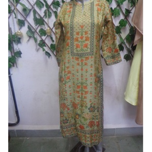 Kurta indien prêt-à-porter de qualité supérieure pour femmes, parfait pour les fêtes et le travail, disponible auprès d'un grossiste indien - Product Image 1