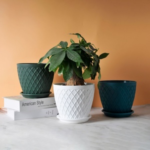 Macetas pequeñas de plástico PP policromadas de alta calidad, estilo de diseño contemporáneo para interiores y exteriores, para uso en pisos de apartamentos y hoteles - Product Image 4