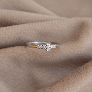 Mini anillo de Plata de Ley 925 sólida elegante y ligero Zirconia cúbica estampada 925 anillos finos - Product Image 2