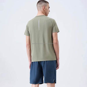Camiseta Deportiva Esencial de Manga Corta con Diseño Personalizado, Ligera y Transpirable para Correr - Product Image 4