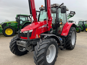 รถแทรกเตอร์ฟาร์ม 130 แรงม้า Massey Ferguson 5713SL ขับเคลื่อน 4 ล้อ รถแทรกเตอร์การเกษตร Dyna-4 แบบมีห้องโดยสาร สำหรับขาย - Product Image 3