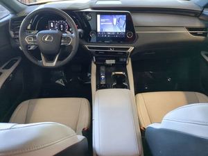 รถยนต์โตโยต้า RX 350 พรีเมียม SUV AWD ครอสโอเวอร์ ปี 2024 สภาพดี ใช้งานน้อย เกียร์อัตโนมัติ 8 สปีด กำลัง 275 แรงม้า - Product Image 5
