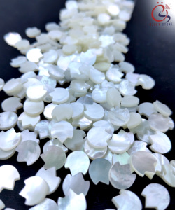 Vente en gros 7x7 et 10x11 Nacre plate en forme de fleur de tulipe pour la fabrication de bijoux - Product Image 3