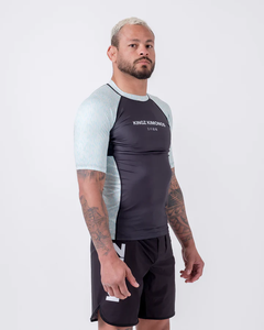 Rash Guard para hombre de último estilo con mangas cortas y diseño elástico Ropa de fitness y lucha libre Venta en línea con servicio OEM - Product Image 6