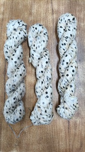 Ruban en soie de sari à pois écologique, teint à la main et recyclé, rubans en soie de sari à pois colorés, vente en gros, fournitures artisanales - Product Image 4