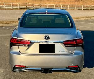 Increíble Lexus LS Hybrid 500h 2023 Usado en Perfectas Condiciones con Poco Kilometraje en Existencia, Ofrecido a una Fantástica Oferta que No Querrás Perder - Product Image 2