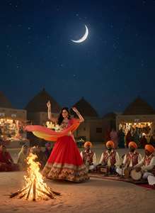 Impresionante Lehenga Choli que Combina Arte Tradicional con Diseño Moderno, Elementos Reversibles y Material de Imitación de Georgette para Fiestas - Product Image 5