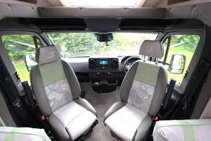 Autocaravanas de lujo usadas 2024 en venta para aventuras de camping con aire y agua. - Product Image 4