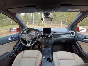 NEAT 2017, Binz Clase B 250 e II (W246) Restyling, Bajo kilometraje, Transmisión automática, Techo solar panorámico, Luces LED, Luces diurnas LED - Product Image 4