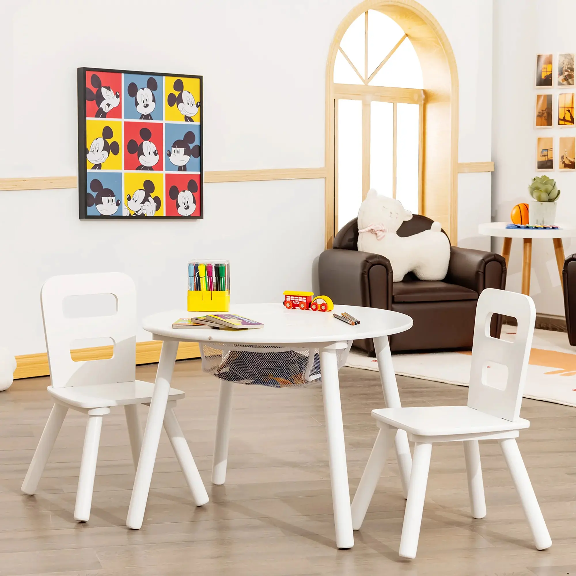 Roxi katı ahşap çocuk masa ve merkezi örgü depolama beyaz ile 2 sandalye seti