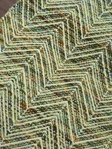 Alfombra de área verde con patrón de Chevron tejida a mano | Alfombra Chindi de algodón reciclado con flecos negros | Decoración Bohemia | Alfombra de suelo ecológica - Product Image 4