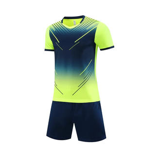 Vente en gros 100% polyester Uniformes de football pour jeunes Équipes personnalisées Logo Service OEM Fourniture de maillots pour hommes Enfants Ensembles vierges - Product Image 2