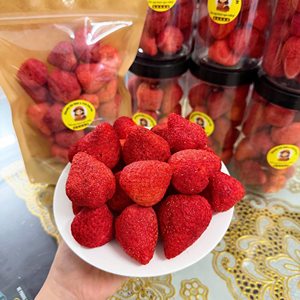 สตรอว์เบอร์รีอบแห้งทั้งลูก แพ็คใหญ่ สำหรับเป็นของว่าง-รสหวาน - Product Image 2