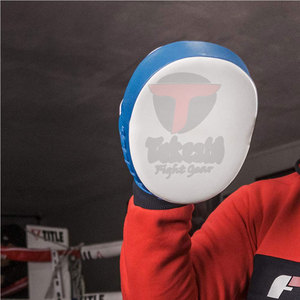 TAKESHI FIGHT GEAR 2025 – Cibles de frappe en cuir de haute qualité, durables, légères et confortables, personnalisables (couleur et logo), universelles pour la boxe - Product Image 4