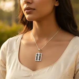 Colgante de Plata 925 con Cuarzo Ahumado para Mujer, Joyería Artesanal de Piedra Preciosa en Oro Rosa con Baño de Rodio y Detalles de Dijes - Product Image 3