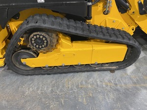 Chargeuse compacte JCB 1CXT d'occasion, capacité de charge nominale de 9 tonnes, moteur Caterpillar, puissance de 75 kW, avec pelle avant et arrière - Product Image 5