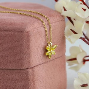 Unique 1ctw Jaune 2.5*5mm Marquise Cut Lab Grown Diamant Style Floral Pendentif Collier 10k Or Massif Collier Cadeau pour Elle - Product Image 4