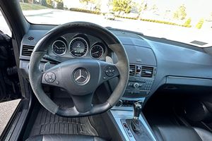 Mercedes-Benz C63 AMG berline 2009 d'occasion, moteur V8 6,2 litres, pack performance P30 AMG, non modifiée - Product Image 4