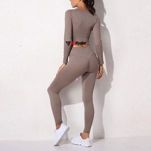 Conjunto personalizable de verano para mujer, pantalones de gimnasio de poliéster transpirable y sujetador, el mejor estilo, chándal de moda OEM - Product Image 2