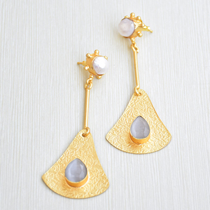 Pendientes de Latón al por Mayor con Perlas y Piedras Preciosas Auténticas, Textura Mate de Latón, Sin Níquel, Duraderos, Perfectos para Venta al por Mayor - Product Image 1