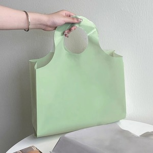Sac en <span class=keywords><strong>plastique</strong></span> <span class=keywords><strong>noir</strong></span> MU, sac à main, sac de shopping grande capacité, sac en <span class=keywords><strong>plastique</strong></span> pour emballer des vêtements, des cadeaux, des courses, sacs en <span class=keywords><strong>plastique</strong></span> populaires avec poignée - Product Image 4