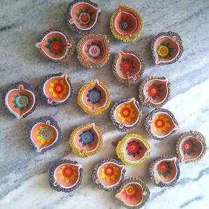 ดิยาทำมือดินเหนียวสำหรับตกแต่งดิวาลีดินดิวาลิพูจาสำหรับตกแต่งบ้าน - Product Image 1