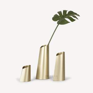 <b>HOT</b> SELLING Modern Metal Vases for Tabletop Decoration Unique Home & Office Decorative Metal Flower Vases - Product Image 3