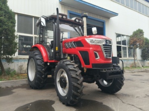 Tracteur à roues 4x4 à transmission par engrenages, machines agricoles, haute productivité - Product Image 1