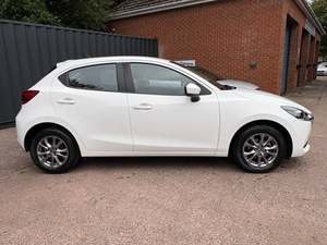 MAZDA 2 1.5 SKYACTIV-G MHEV SE-L HATCHBACK 2021 D'OCCASION CÔTÉ GAUCHE/DROIT - Product Image 2