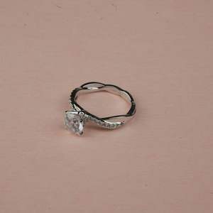 Anillo de diamante cultivado en laboratorio Premium 2.00Ct corte redondo VS1 IGI SGL certificado Oro rosa oro plata compromiso boda joyería proveedor - Product Image 1