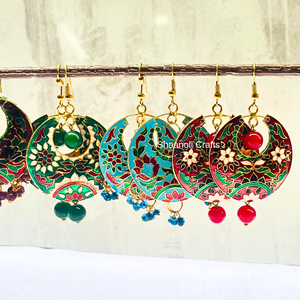 ต่างหูห้อย meenakari พร้อมลูกปัดสำหรับผู้หญิงต่างหู jhumka แบบดั้งเดิม meenakari ต่างหูผู้หญิงสวยงานแต่งงานและเป็นของขวัญ - Product Image 2