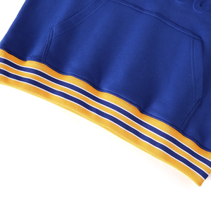 Sudadera Negra de Invierno con Cierre de Cremallera de un Cuarto SGRho |   Sudadera Unisex con Logotipo Chenille en la Parte Delantera y Ribete Acanalado |   Estilo Varsity Transpirable de Secado Rápido - Product Image 4