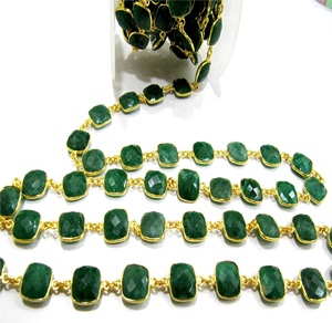 Esmeralda Cojín Forma Briolette Bisel Conector Cadena Vendido Por Pie Fabricación de joyas Cadena de cuentas hecha a mano - Product Image 4