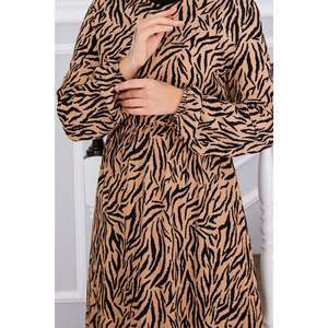 Vestido de visón modesto con hiyab de crepé con diseño de vidrio roto femenino y elegante - Product Image 1