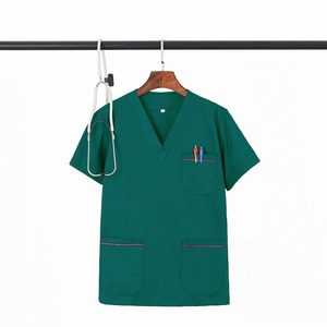 Vente en gros OEM blouses d'allaitement unisexes tissu rayonne douce haute qualité style personnalisé logo respirant séchage rapide uniformes d'allaitement - Product Image 4