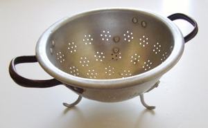 Colador de acero inoxidable de grado profesional para la preparación de comidas de calidad de restaurante y tareas diarias de cocina casera - Product Image 3