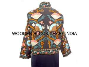 Chaqueta de Invierno de Tela de Pato Hecha a Mano con Bordado Suzani, Estilo Corto, Relleno de Algodón, Perfecta para el Invierno - Product Image 5