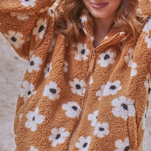 Vestes en polaire respirantes pour femmes de haute qualité, directement de l'usine, pour le fitness et le yoga, avec logo personnalisé et décoration boutonnée - Product Image 2