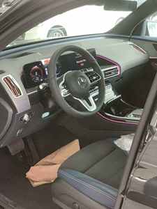 รถยนต์ SUV เมอร์เซเดส-เบนซ์ EQC 350 400 มือสองสภาพดี - Product Image 4