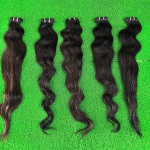 Extensions de cheveux en vague de corps Indian Raw cheveux de couleur naturelle femmes noires machine double trame extensions de cheveux en vague profonde - Product Image 3