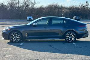 Kia Stinger GT-Line 2022 Usado, 11200 Millas, 300 HP, Turbo de 4 Cilindros, Tracción en las Cuatro Ruedas, Sin Modificar - Product Image 2