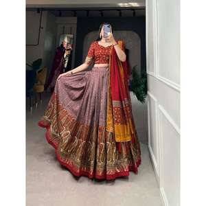 Élevez votre jeu ethnique avec ce tussar soie lehenga choli à couper le souffle avec un superbe imprimé Kashmiri - Product Image 1