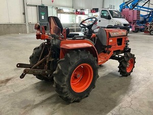 Tracteur Kubota B2100 4x4 d'occasion de qualité supérieure, moteurs diesel 21 CV - Product Image 3