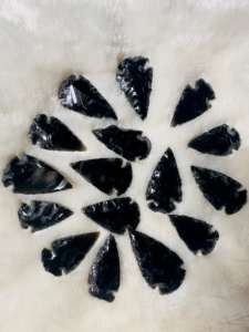 หัวลูกศรหินออบซิเดียนแกะสลักด้วยมือคริสตัลหินธรรมชาติขายส่งจำนวนมาก - Product Image 3