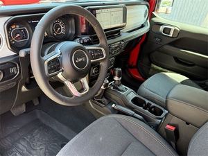 Jeep Wrangler Sahara 4-Door 4WD 2024 d'occasion - Product Image 6