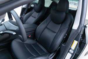 Modelo 2023, 3 Coupe AWD, Bajo Kilometraje, Caja de Cambios Automática, Volante a la Izquierda, Asientos de Cuero Oscuro, Motor Turbo de Gasolina, Techo Solar Panorámico, R18 - Product Image 4