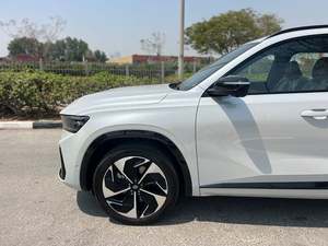 NUEVO BMW X6M 2026, COUPÉ DE 5 PLAZAS, MOTOR TURBO, TRANSMISIÓN AUTOMÁTICA, 6.1-8L GASOLINA, 4X4, BLANCO - Product Image 4